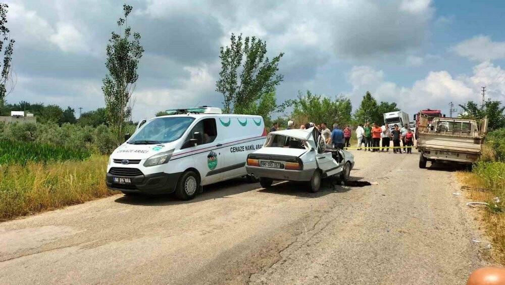 Bayram alışverişine giden kardeşleri kaza ayırdı: 1 ölü,3 yaralı