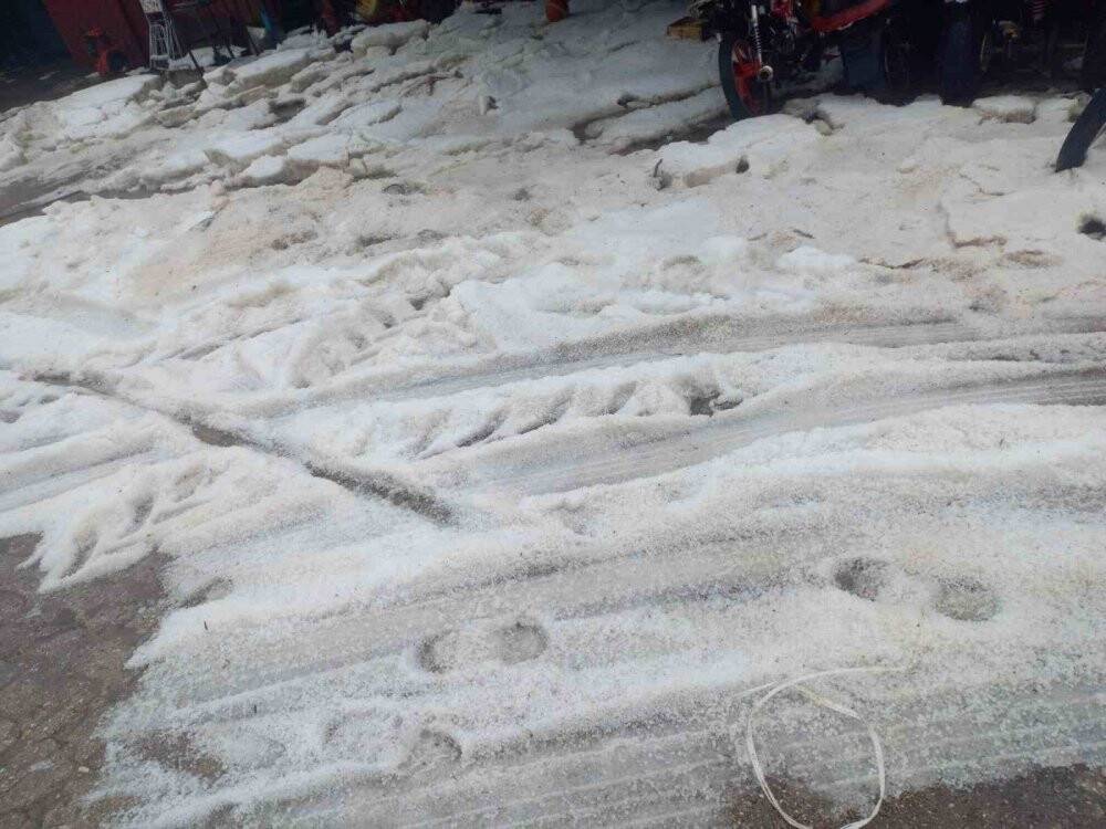 Hüyük sağanak yağış ve doluya teslim oldu