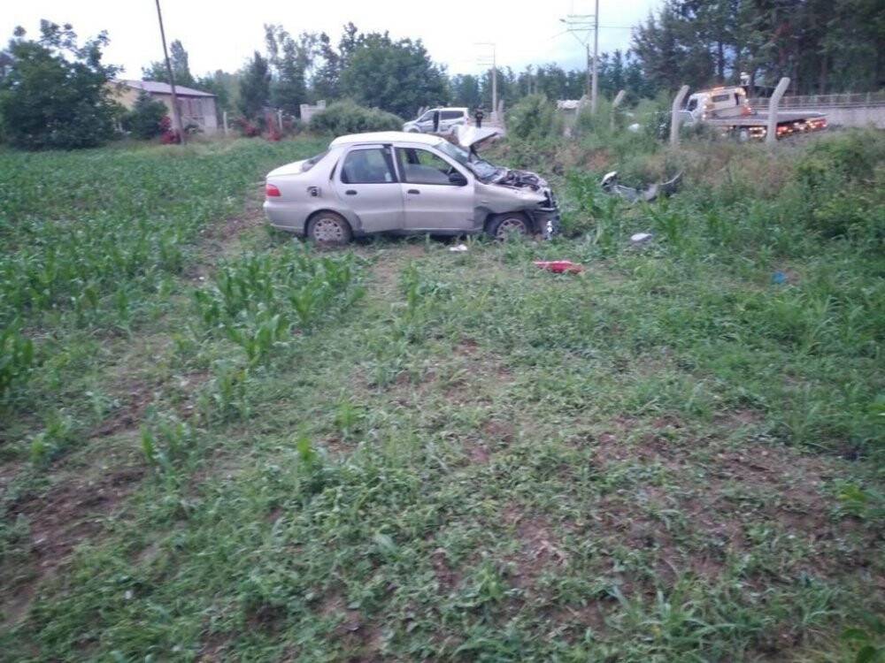 Konya'da kontrolden çıkan otomobil mısır tarlasına yuvarlandı