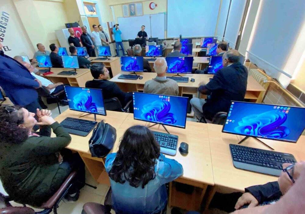 Kulu METEM’de bilgisayar laboratuvarı açıldı