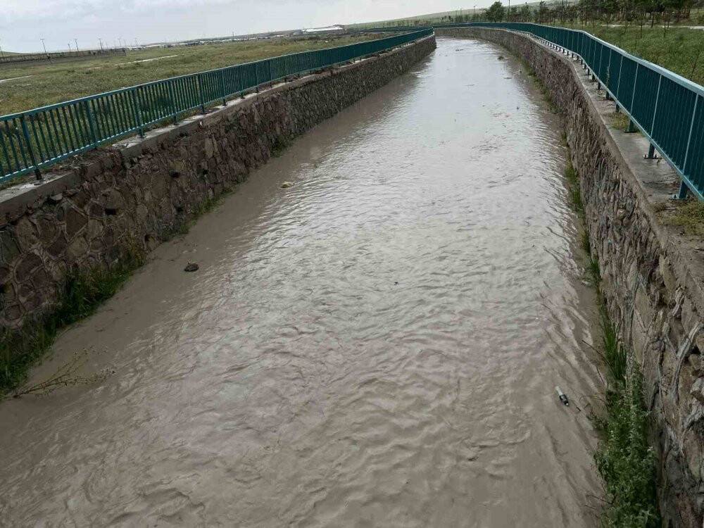 Kulu’da şiddetli yağmur su taşkınlarına neden oldu