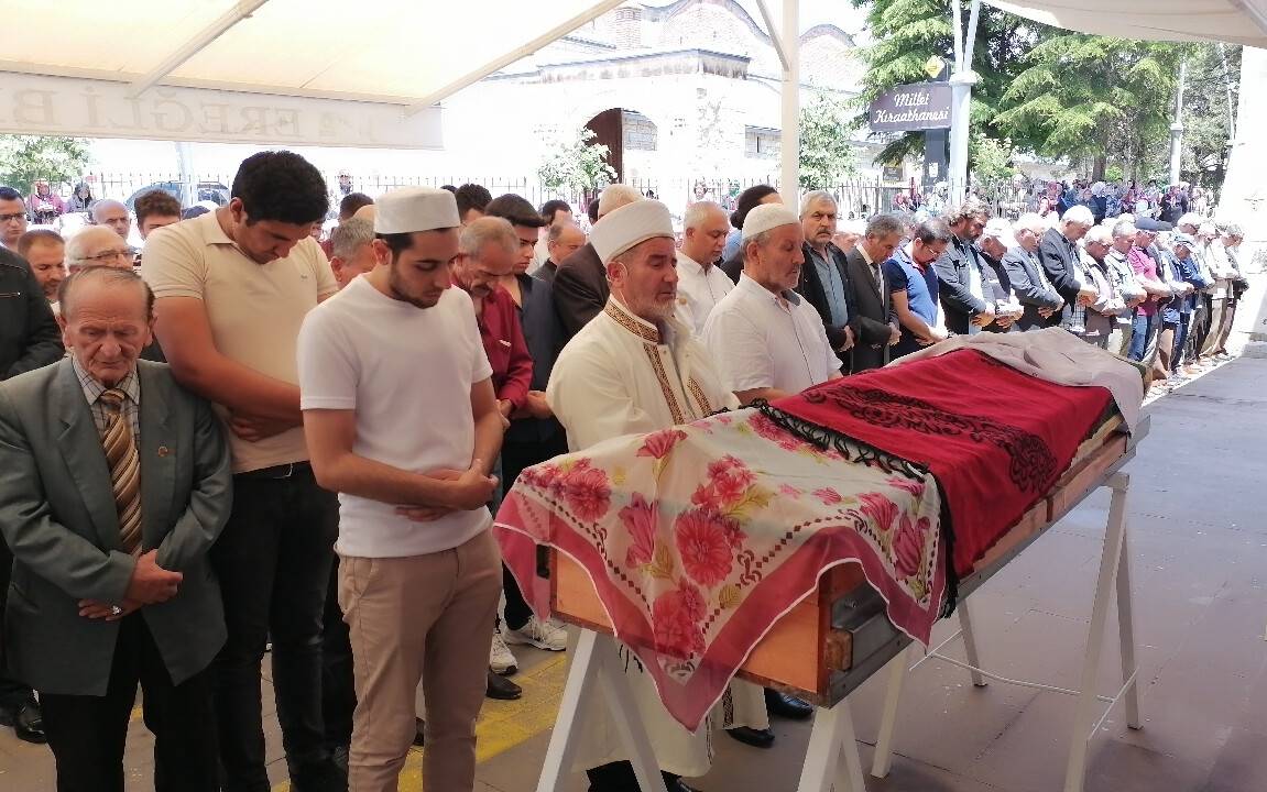 aa-20230615-31436028-31436026-alanyada-calistigi-aile-sagligi-merkezinde-esi-tarafindan-oldurulen-doktorun-cenazesi-konyada-defnedildi-1.jpg