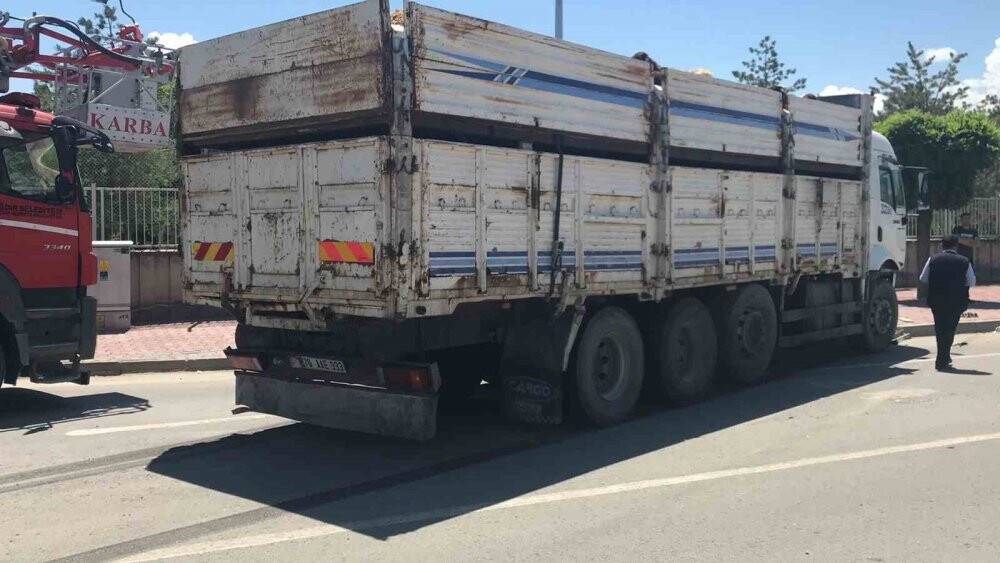 Öğretmenlerin olduğu araç kaza yaptı: 3 yaralı