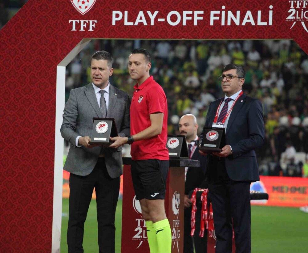 Spor Toto 1. Lig’e yükselen Şanlıurfaspor Konya'da kupasını kaldırdı