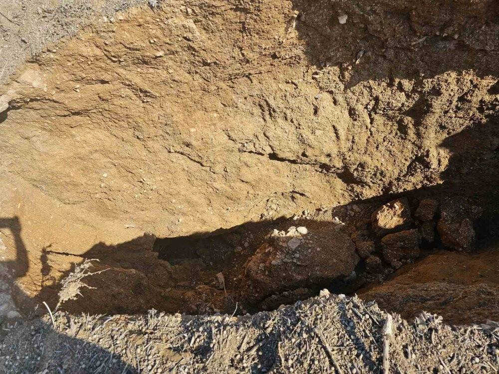 Konya'da sel sularını yer yarığı yuttu