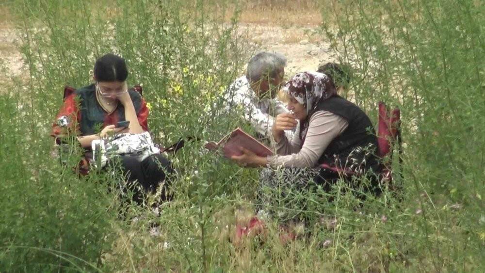 Sınava geç kaldı, gözyaşlarını tutamadı
