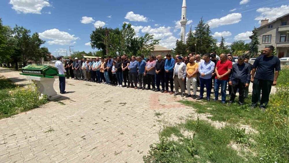 Konya'da kanalda cansız bedeni bulunan çocuğa acı veda