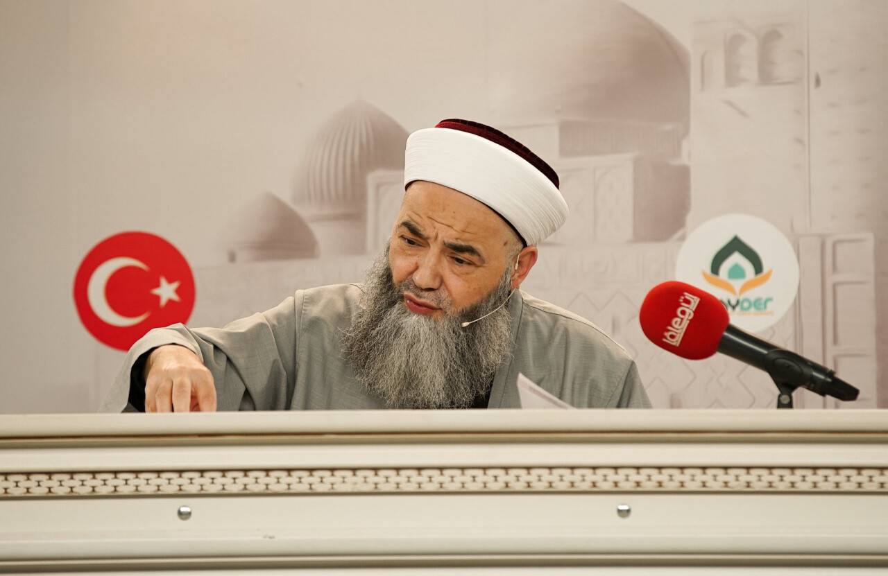 ahmet-mahmut-unlu.jpeg