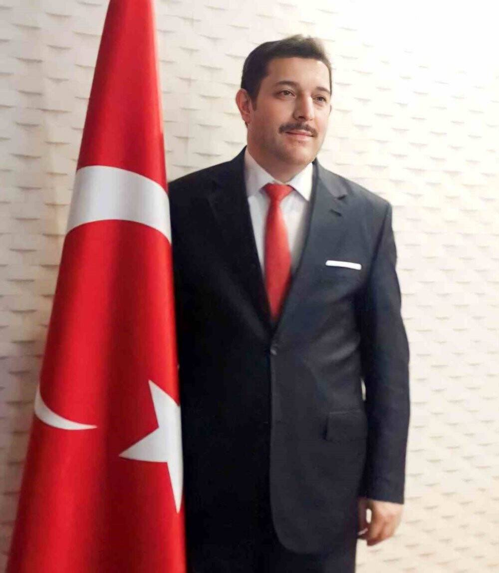 Karaciğer nakli olan dayısını gelinliğiyle hastanede ziyaret etti