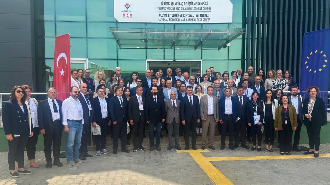 tubitaktaki-toplantiya-selcuk-universitesi-de-katildi-1.jpg