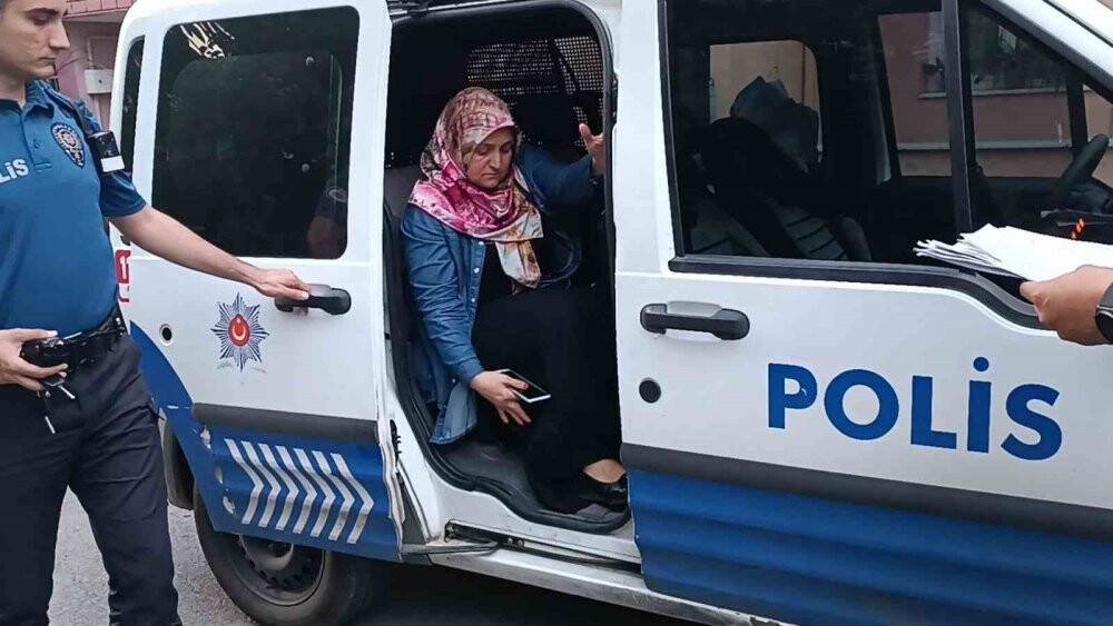 Anne kız memlekete gitmişti, eve geldiklerinde hayrete düştüler: "İnsanlık dışı"