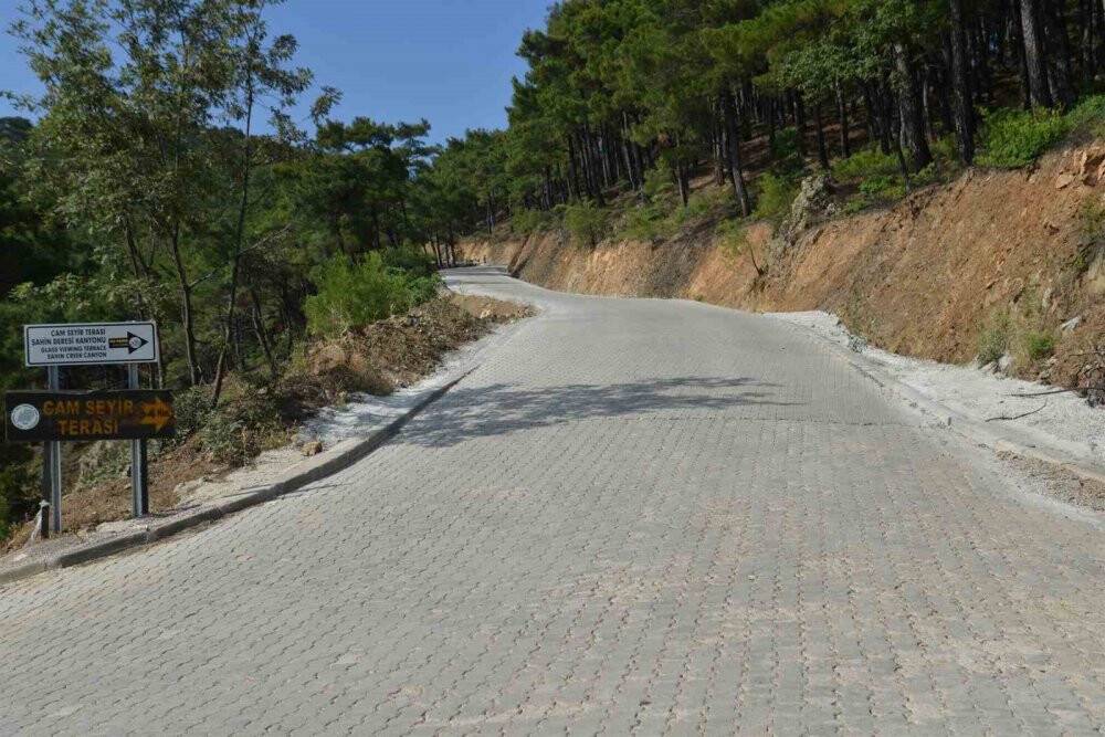 Kazdağları’nda Cam Seyir Terası’nın yolu tamamlandı