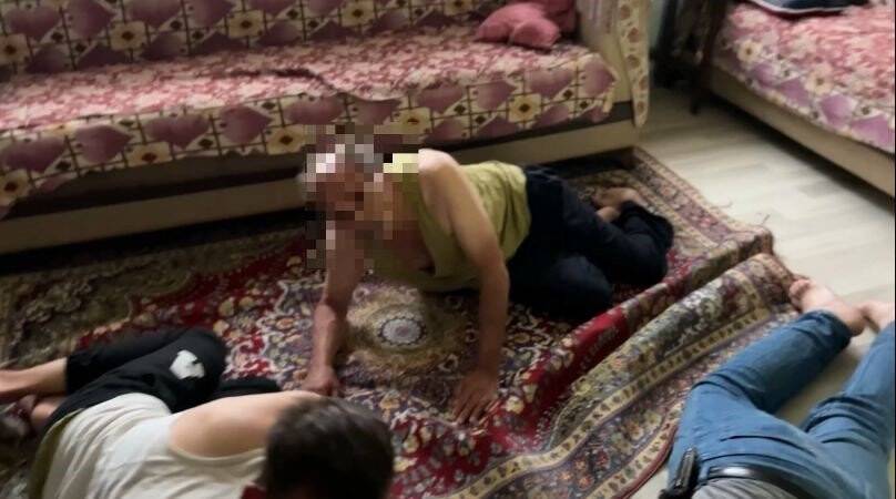 ‘Kukla’ operasyonunda odunluğa saklanan silahlar ele geçirildi