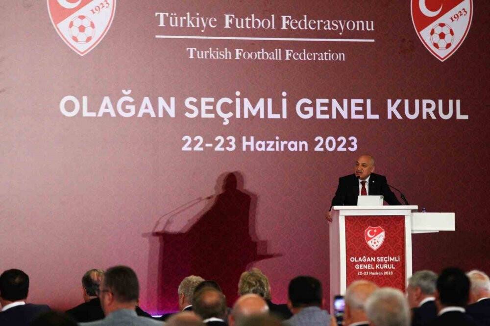 Mehmet Büyükekşi: “Yarı otomatik ofsayt teknolojisi" açıklaması