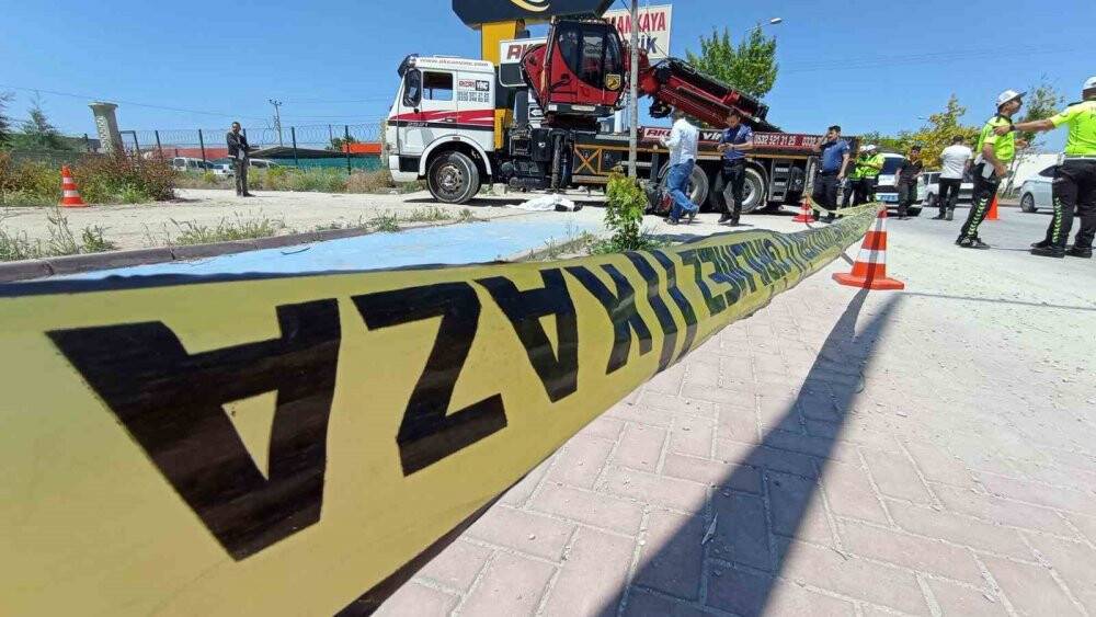 Konya'da vincin çarptığı motosiklet sürücüsü genç hayatını kaybetti