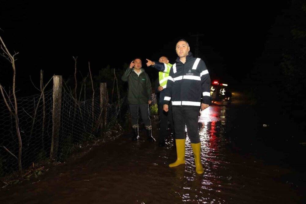 Ordu’da sel: Araç içinde mahsur kalanlar kurtarıldı