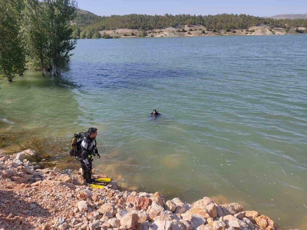 Konya’da baraj gölünde kaybolan öğretmenin cansız bedenine ulaşıldı