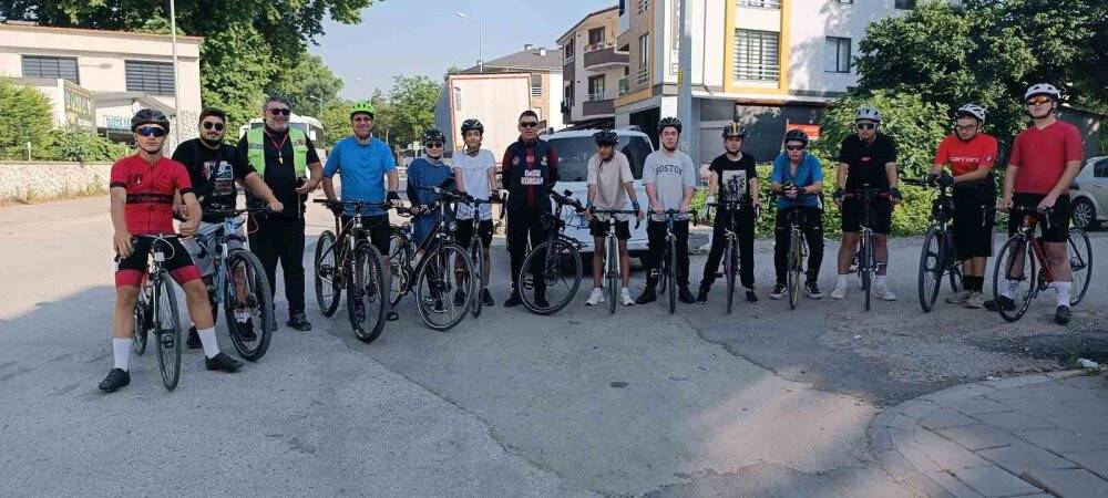 Bisikletiyle Türkiye’yi dolaşıyor