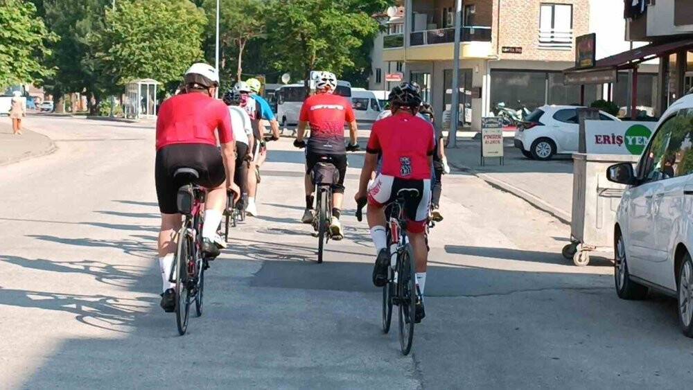 Bisikletiyle Türkiye’yi dolaşıyor