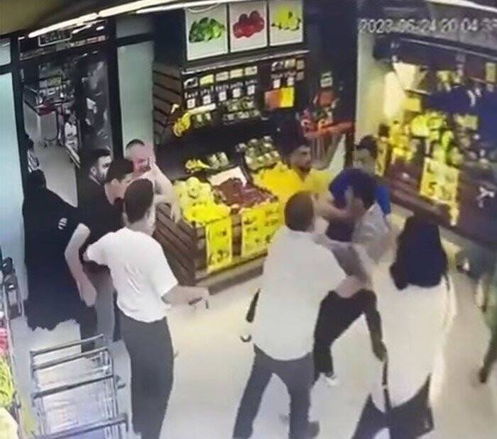 Markette ilginç kavga