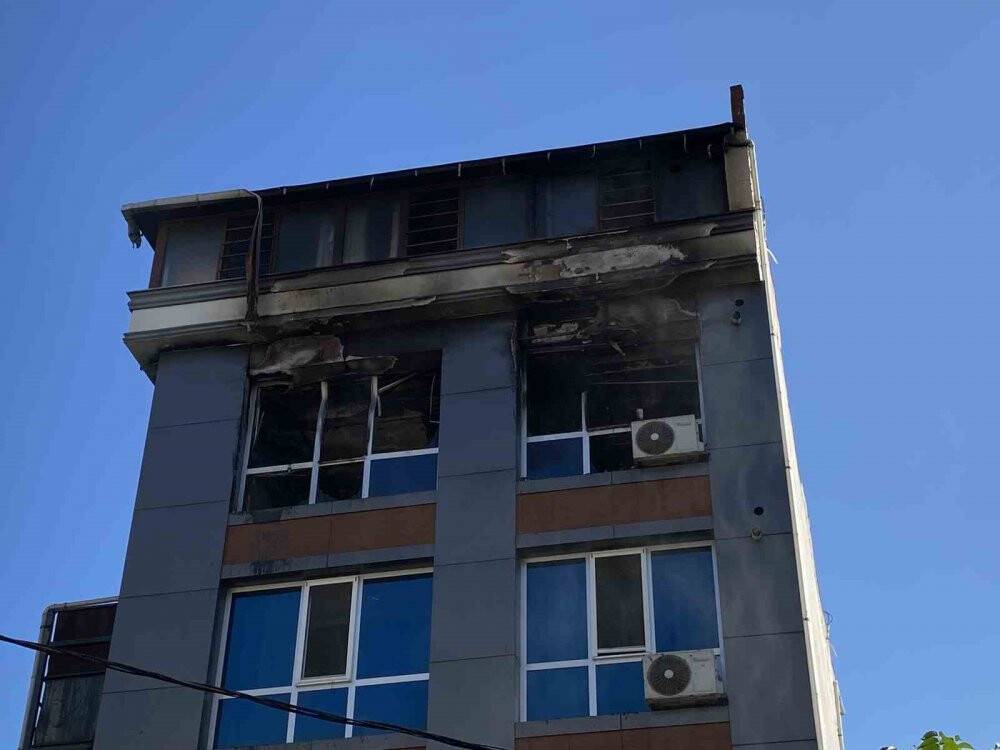 Bayram sabahına yangınla uyandılar