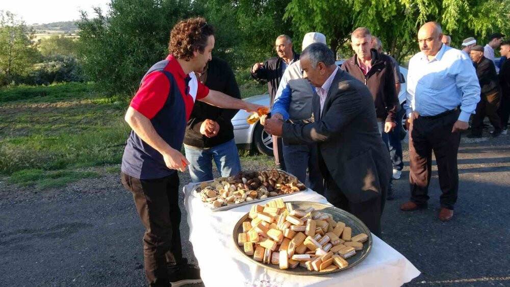 Bu köyde yarım asırdır toplu bayramlaşma geleneği sürdürülüyor