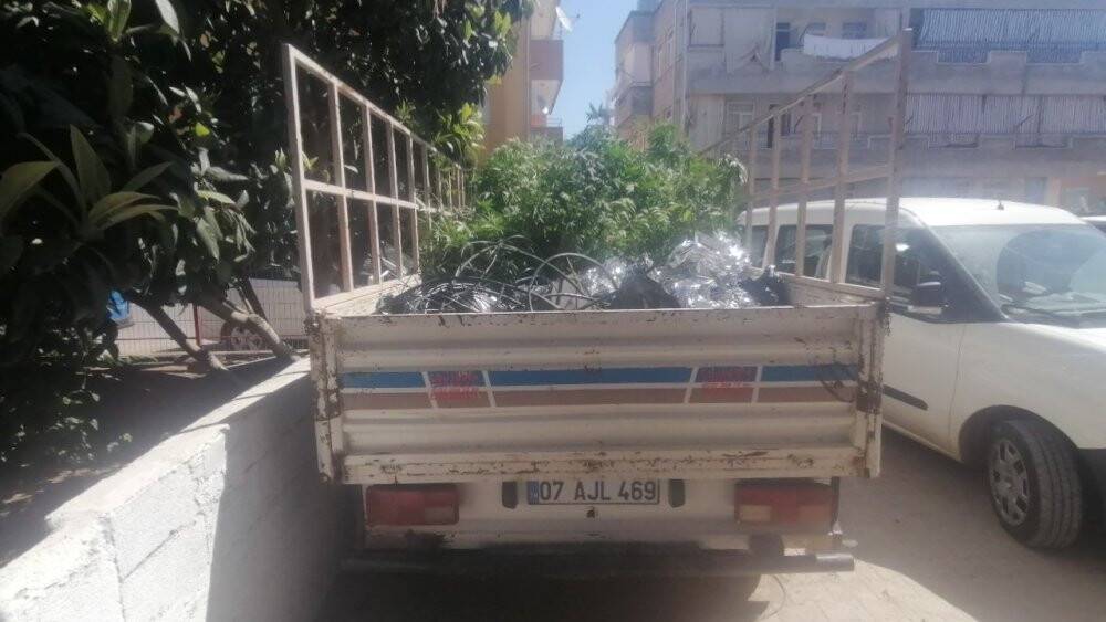 Karşılıklı kiraladıkları dairede, uyuşturucu laboratuvarı kurmuşlar
