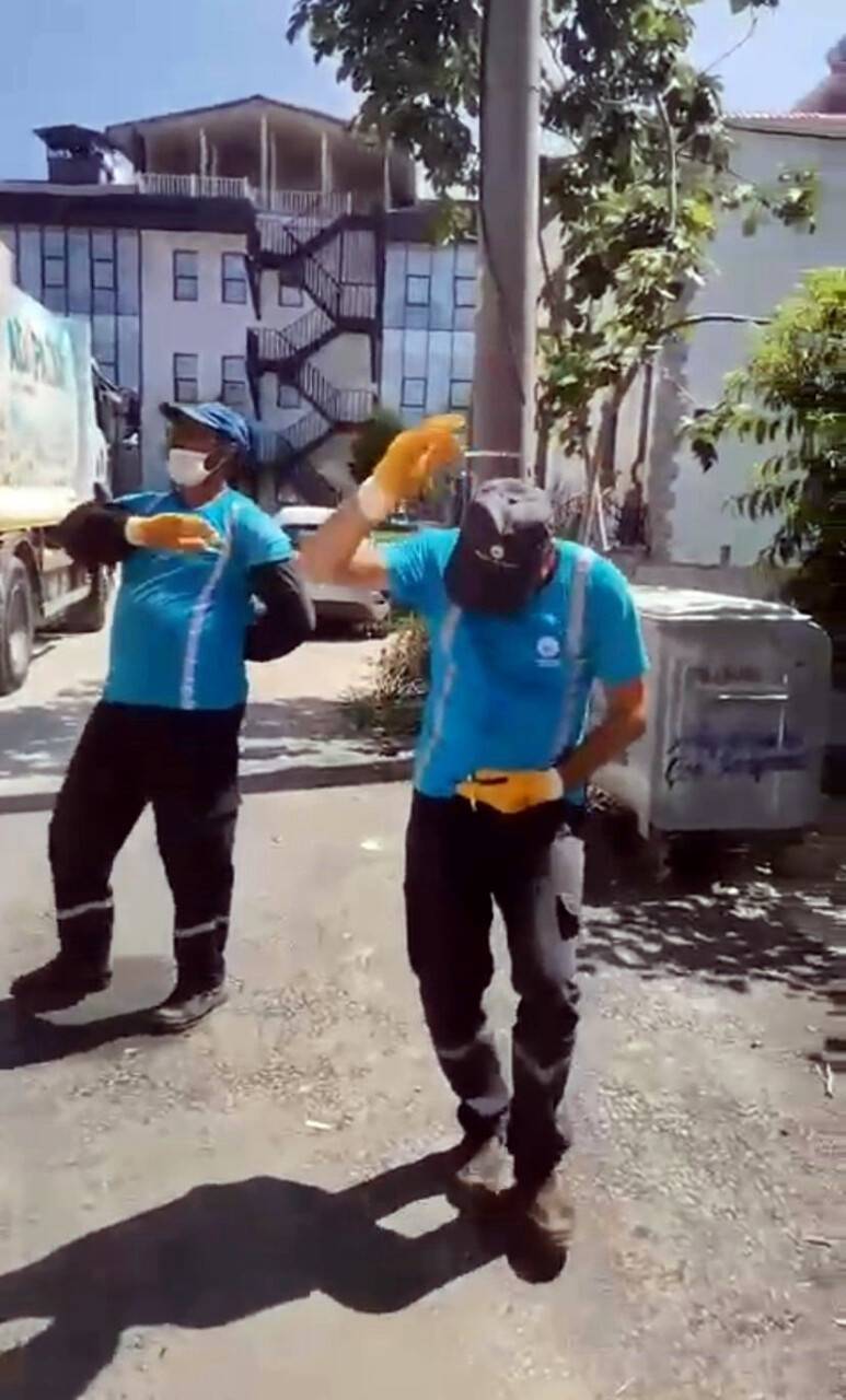 Bayram günü yürekleri ısıtan görüntü