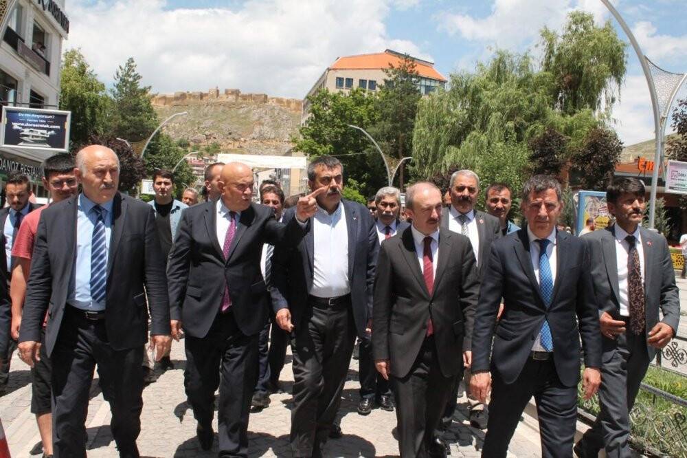 Milli Eğitim Bakanı Tekin Bayburt’ta