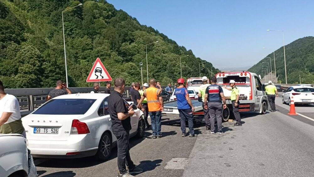 Bayram dönüş yolunda,18 araç birbirine girdi