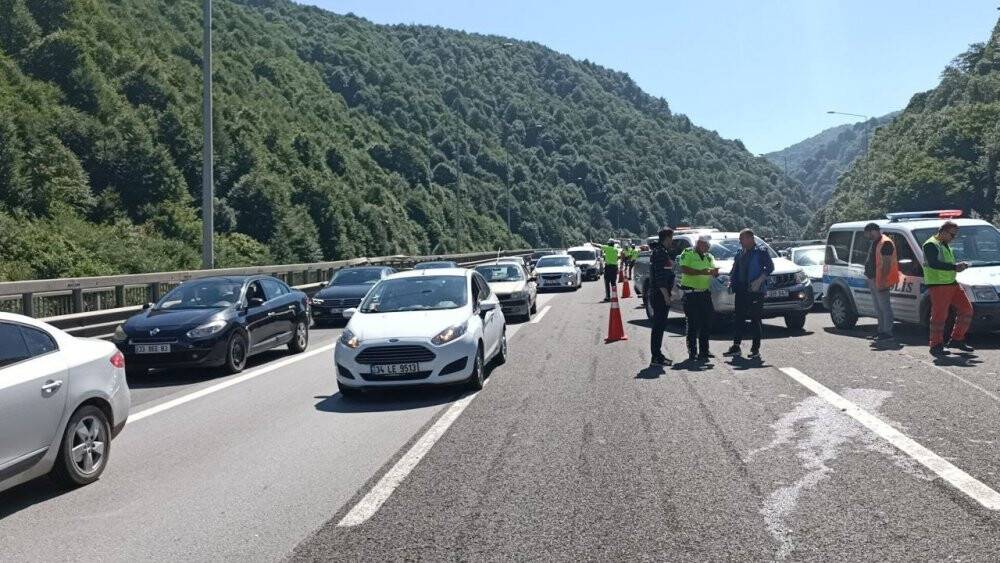 Bayram dönüş yolunda,18 araç birbirine girdi