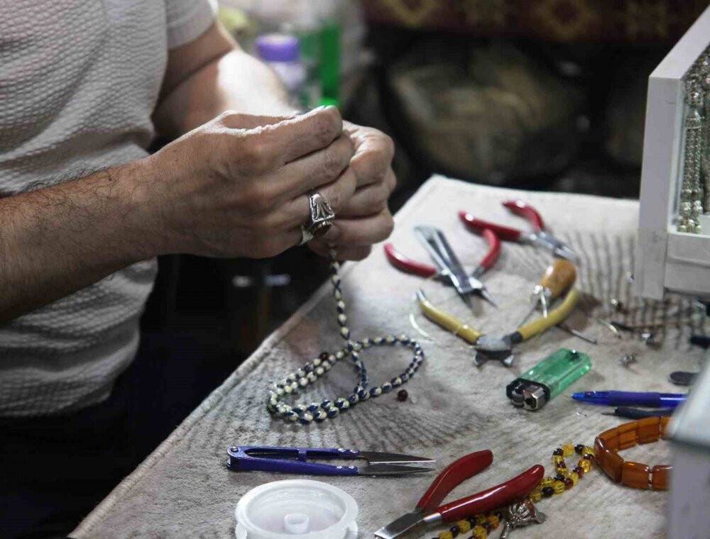 Konya'daki Tespihçiler Kahvesi'nde hem sohbet hem de ticaret var