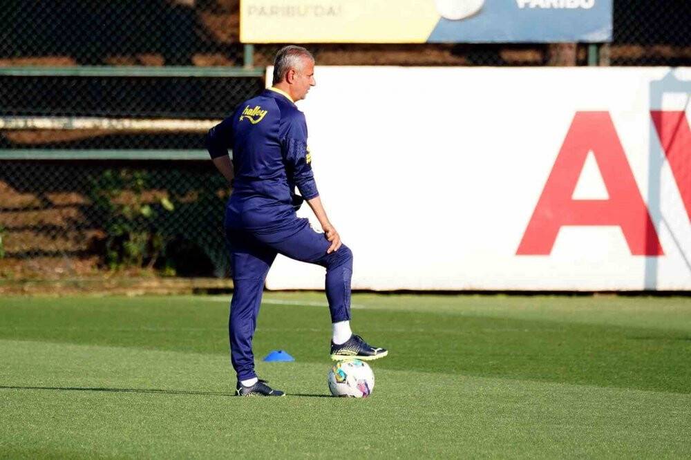 Fenerbahçe, yeni sezon hazırlıklarına başladı