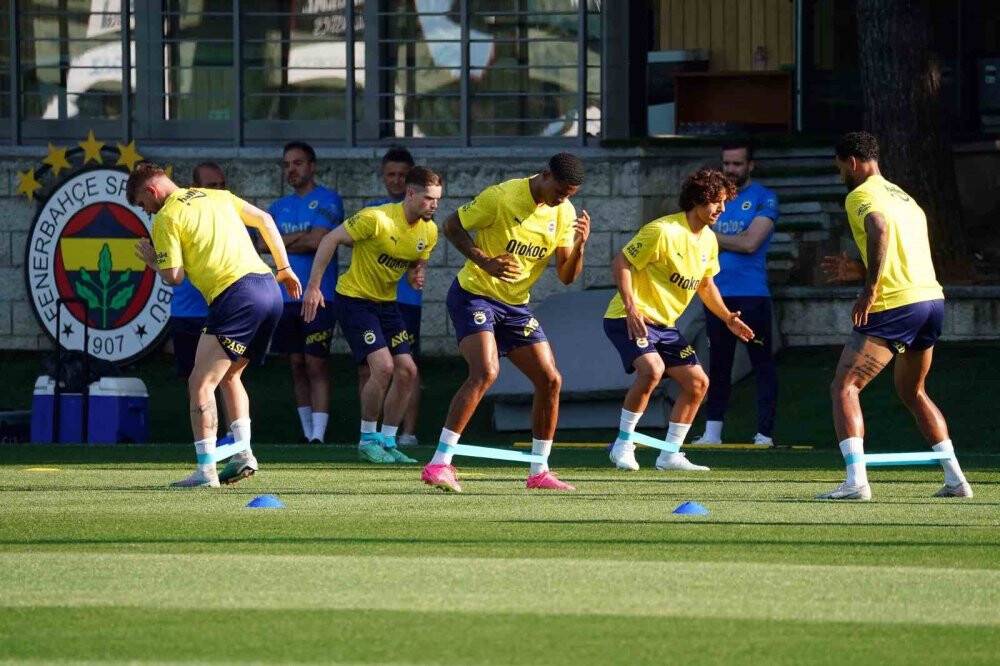 Fenerbahçe, yeni sezon hazırlıklarına başladı