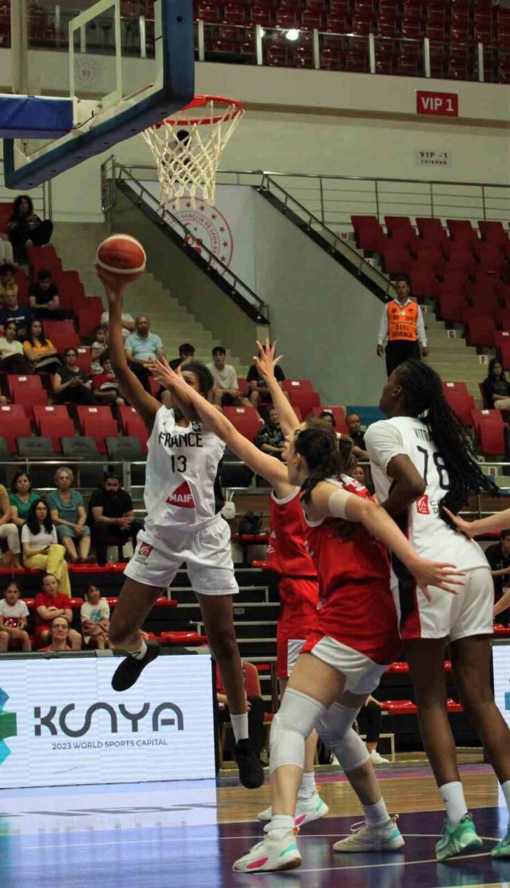 18 Yaş Altı Kız Basketbol Milli Takımı, Fransa’ya mağlup oldu