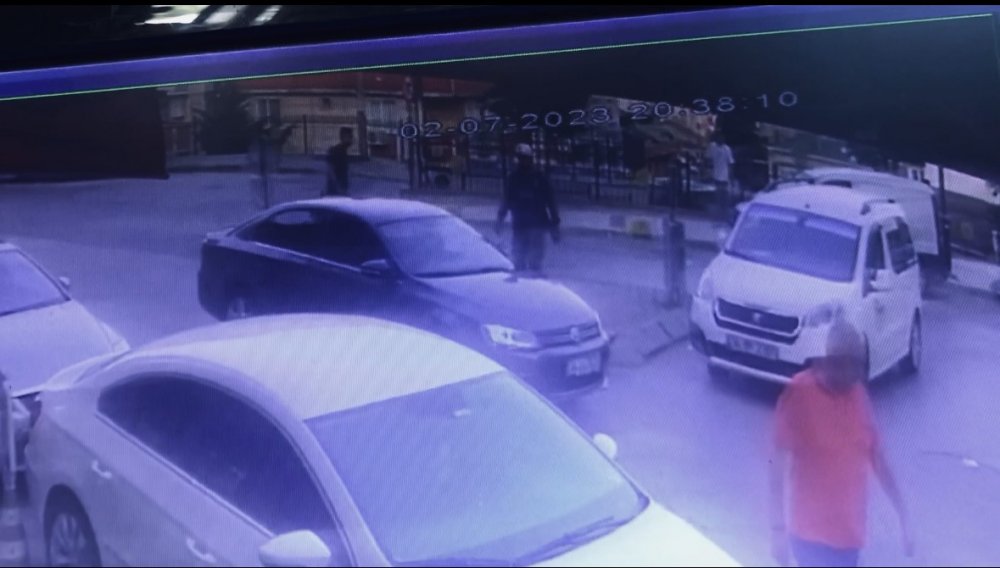 İstanbul’da cinayetle biten silahlı saldırı kamerada: Cadde ortasında kurşun yağdırdı