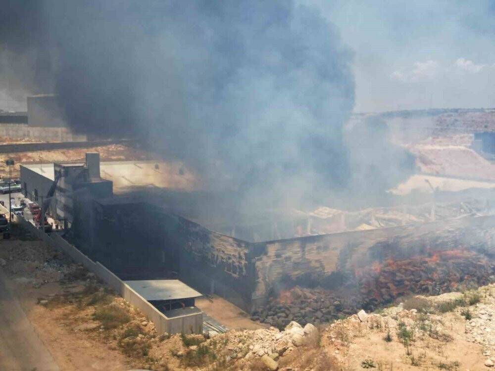 Gaziantep’te fabrika yangını: 10 kişi hastaneye kaldırıldı