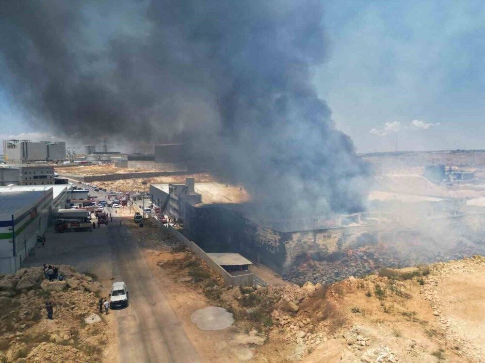 Gaziantep’te fabrika yangını: 10 kişi hastaneye kaldırıldı