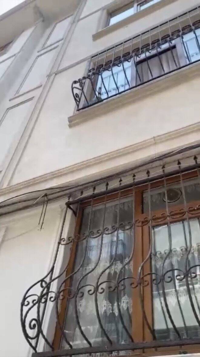 “örümcek adam” gibi hırsız: Ev sahibiyle karşılaşınca kaçtı