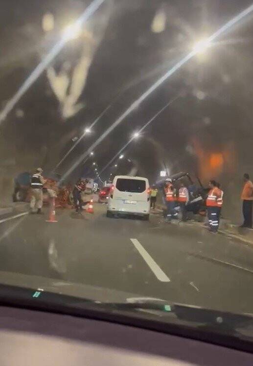 Tünel içerisinde tır ile traktör çarpıştı: 2 yaralı