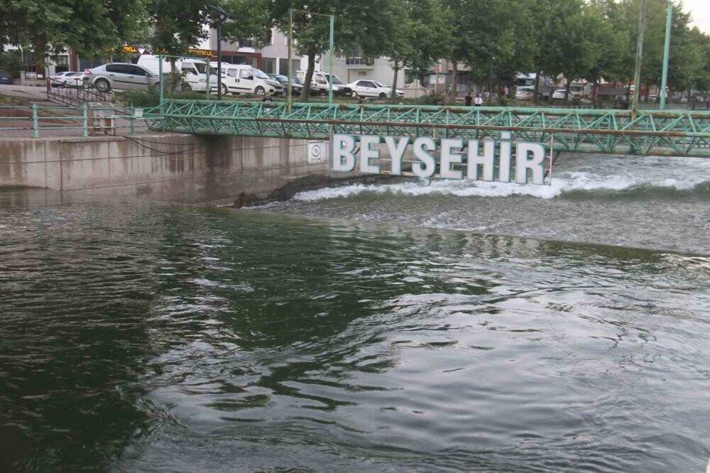 Türkiye'nin en büyük tatlı su gölü Konya Ovası'na akıyor