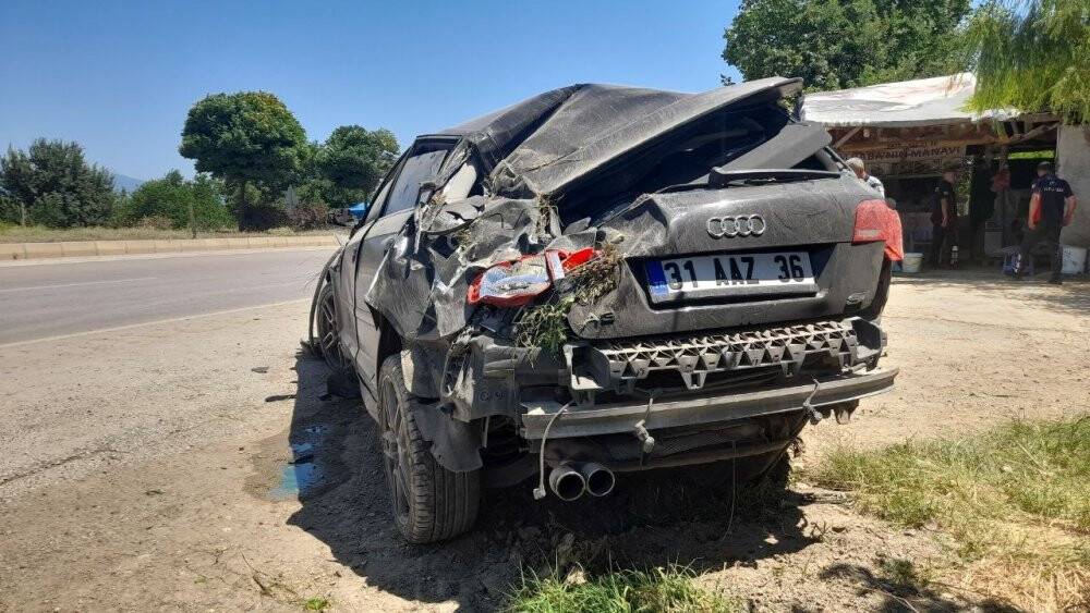 Araç takla attı, 3 kişi yaralandı