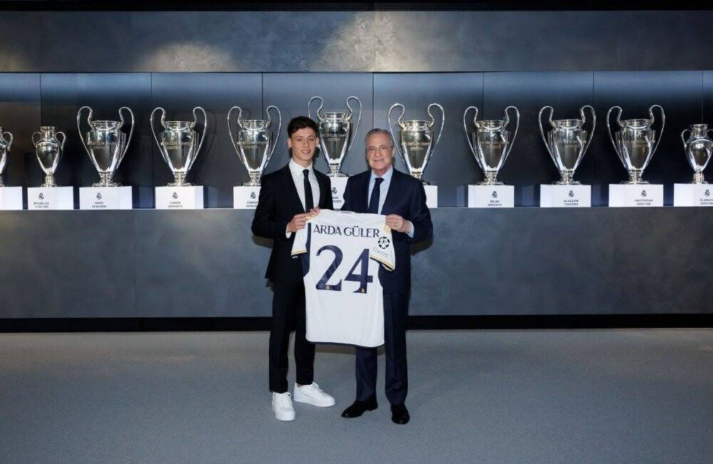 Arda Güler, Real Madrid’e resmi imzayı attı