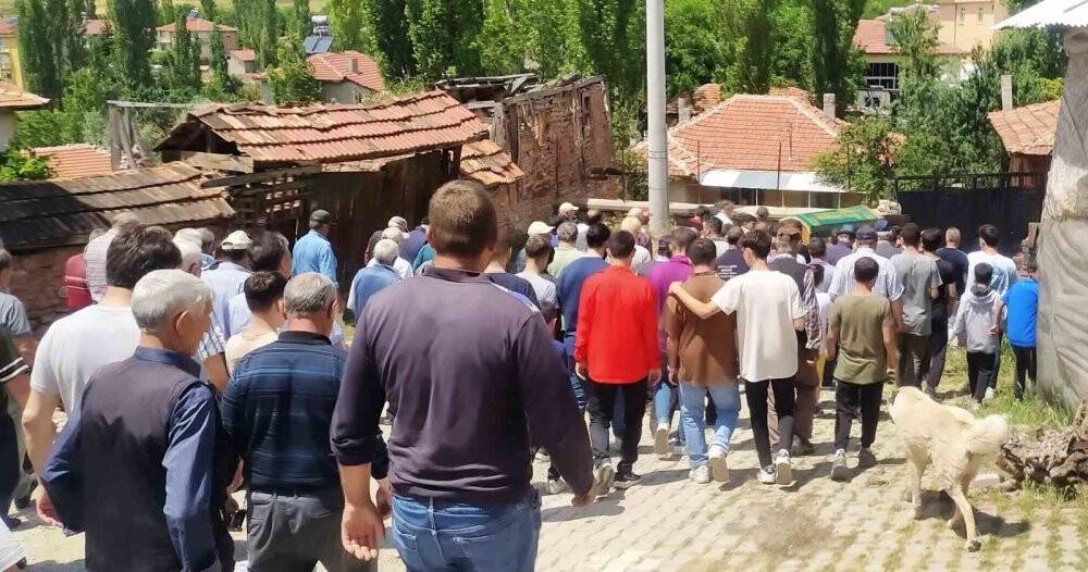 Traktör kazasında ölen eski Belediye Başkanı toprağa verildi