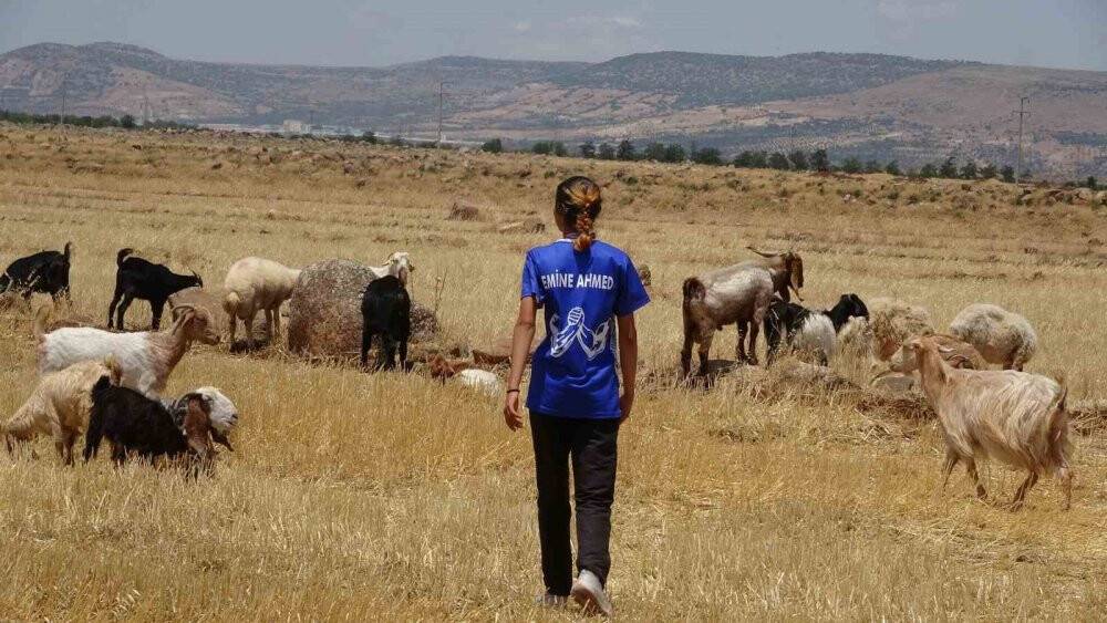 ‘Erkek sporu yapamazsın’ diyenlere inat bilek güreşinde Türkiye şampiyonu oldu