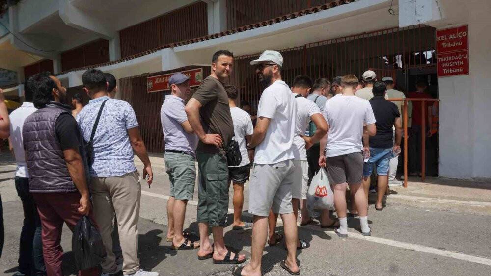 Güreş sevdalısı çift 20 yıldır Kırkpınar’dan vazgeçemiyor