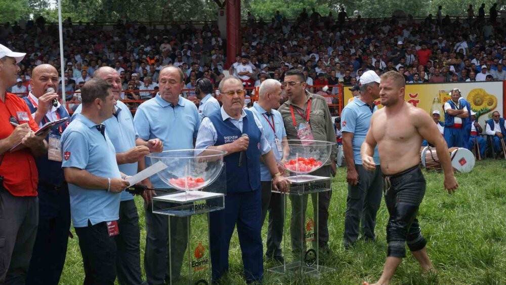 Güreş sevdalısı çift 20 yıldır Kırkpınar’dan vazgeçemiyor