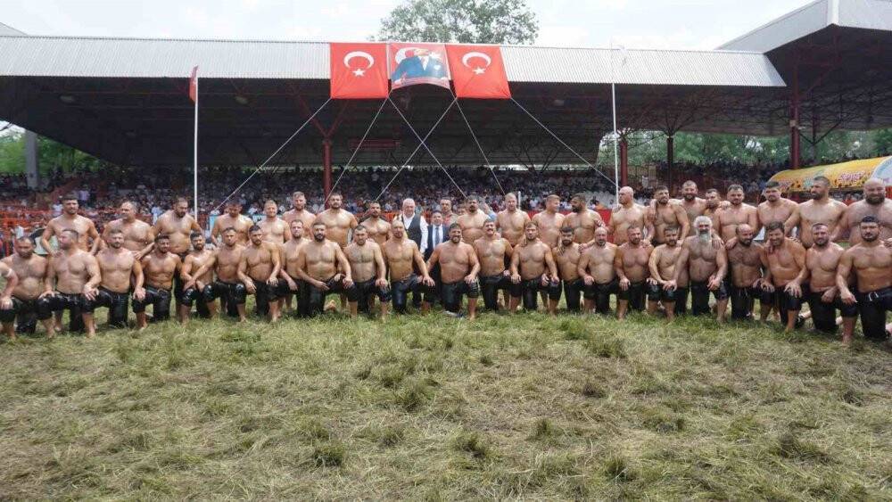 Güreş sevdalısı çift 20 yıldır Kırkpınar’dan vazgeçemiyor