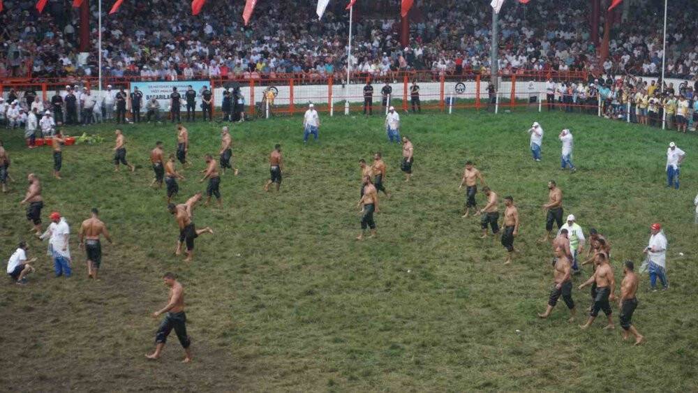 Güreş sevdalısı çift 20 yıldır Kırkpınar’dan vazgeçemiyor