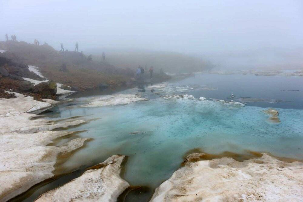 Artabel Gölleri 85 dağcıya aynı günde 4 mevsimi yaşattı